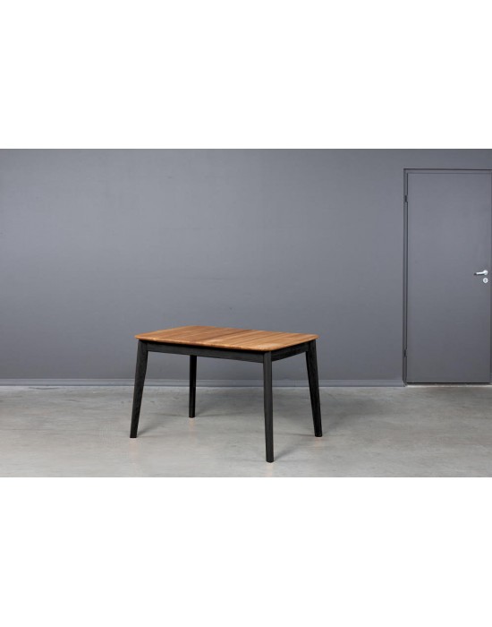 ISKU BLACK MIX 110-145X70 ąžuolinis, prasiilginantis stalas, juodomis kojomis